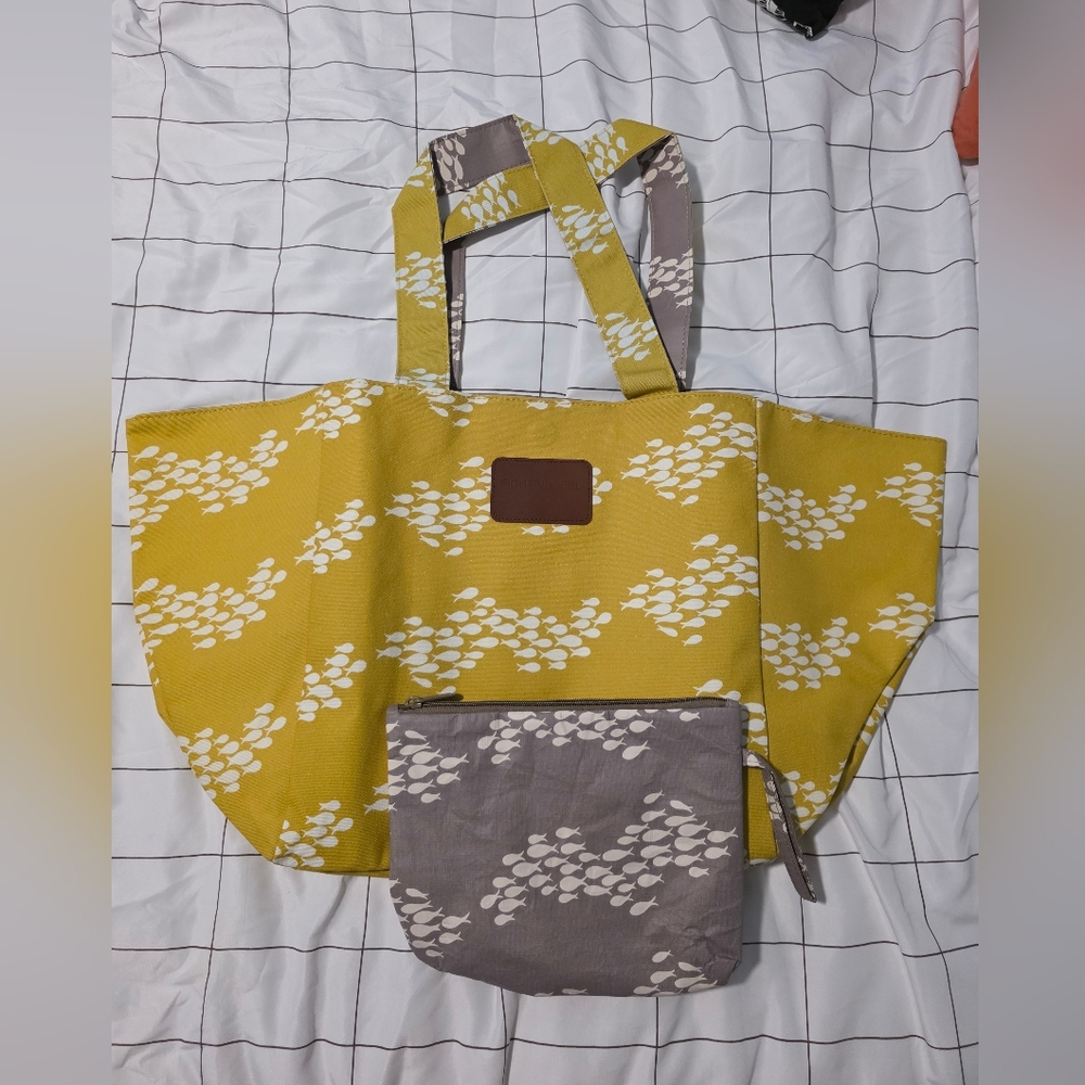 Fighting Eel Tote Bag